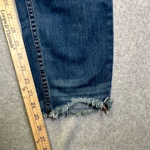 Free People Women’s Size 29 Skinny Jeans Blue Dark Wash Distressed Denim Raw Hem - Picture 5 of 7